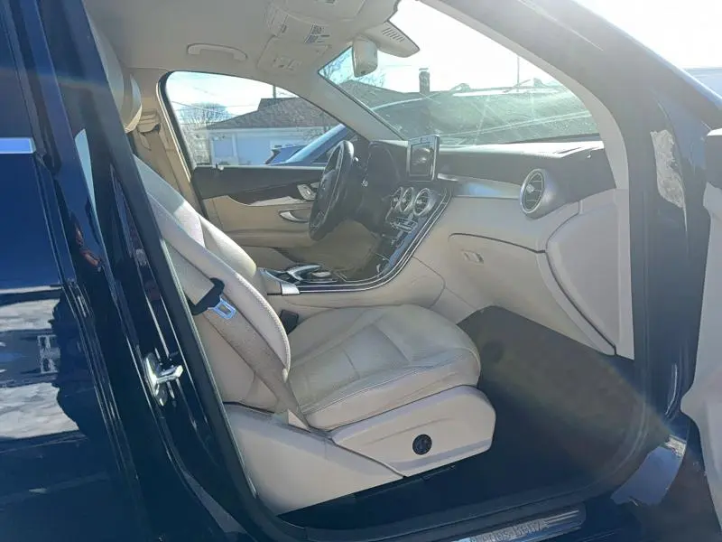 2016 MERCEDES-BENZ GLC 300  