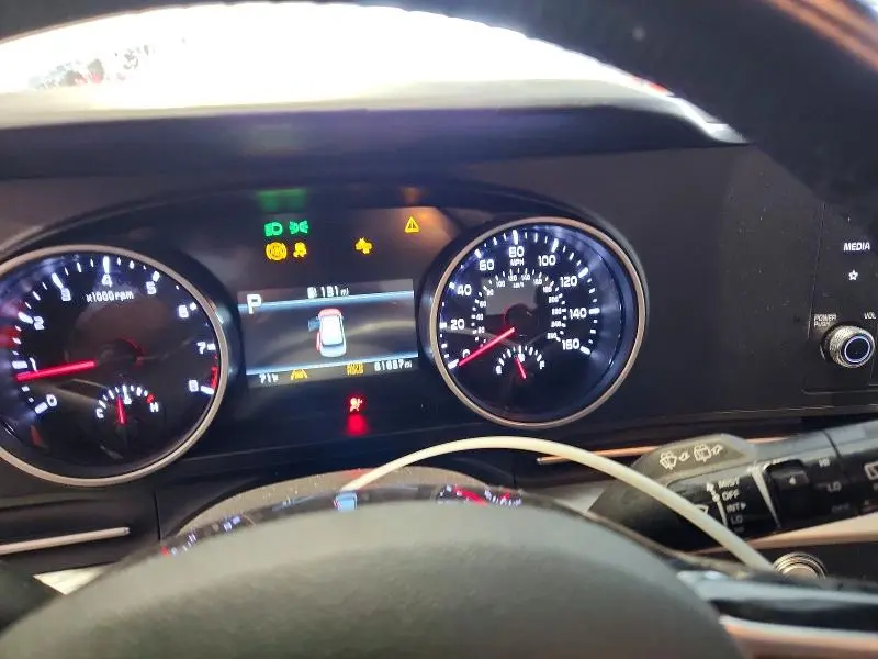2022 KIA CARNIVAL LX  