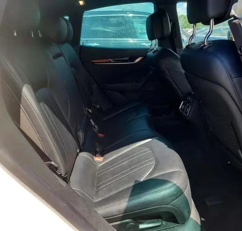 2022 MASERATI LEVANTE BASE  