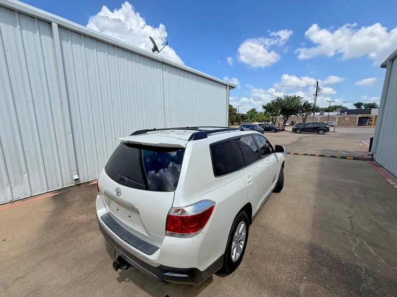 2013 TOYOTA HIGHLANDER PLUS  