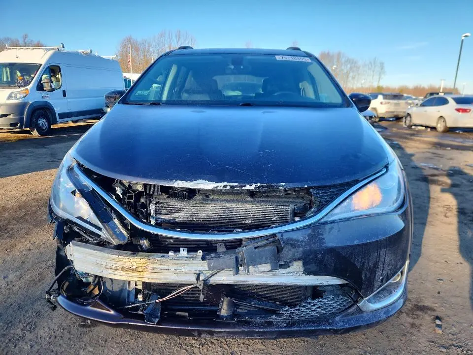 2017 CHRYSLER PACIFICA TOURING L  