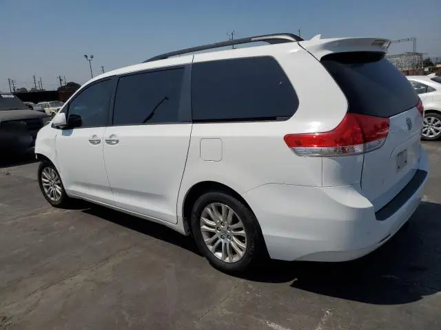2012 TOYOTA SIENNA XLE  