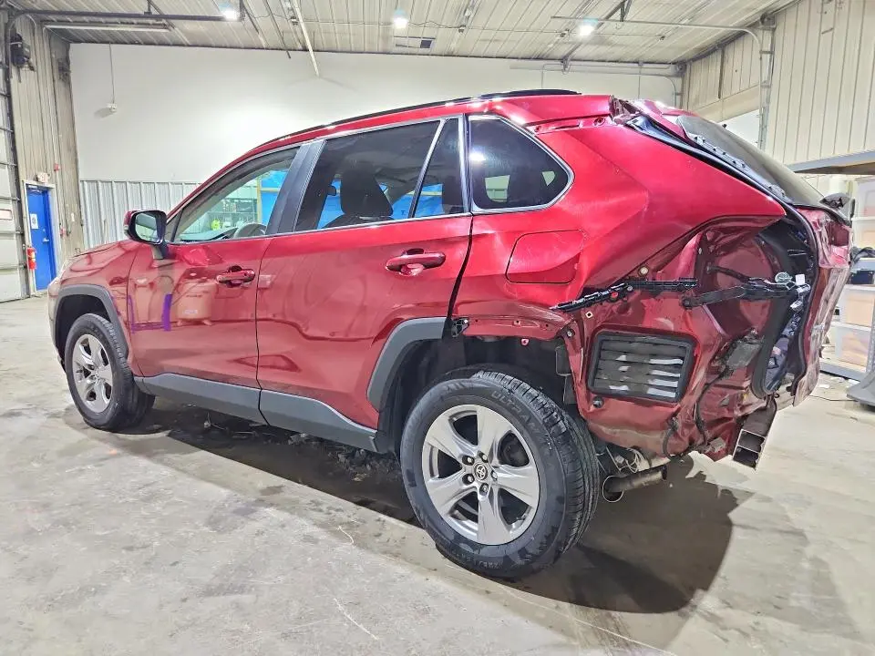 2022 TOYOTA RAV4 XLE  