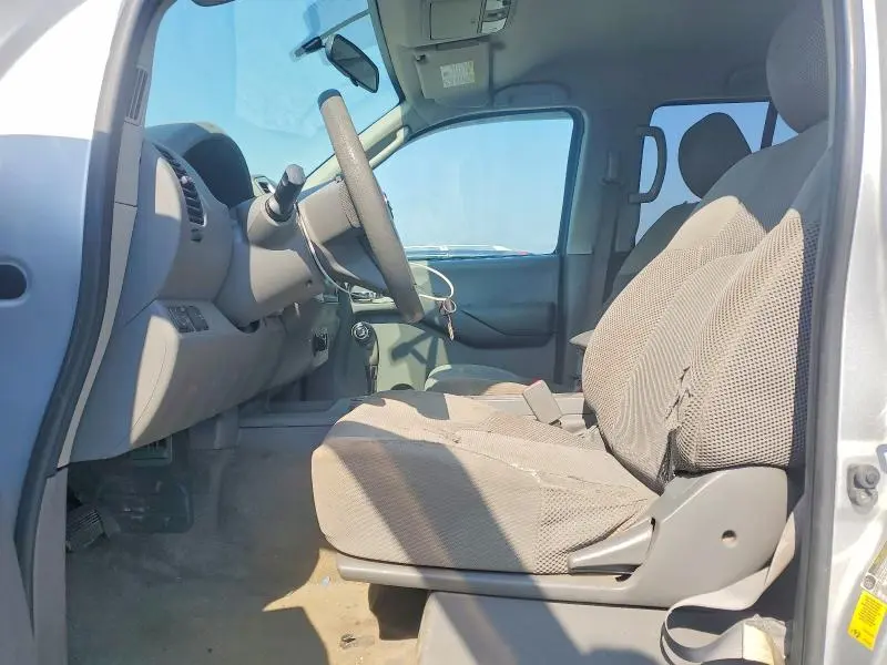 2010 NISSAN FRONTIER SE V6  