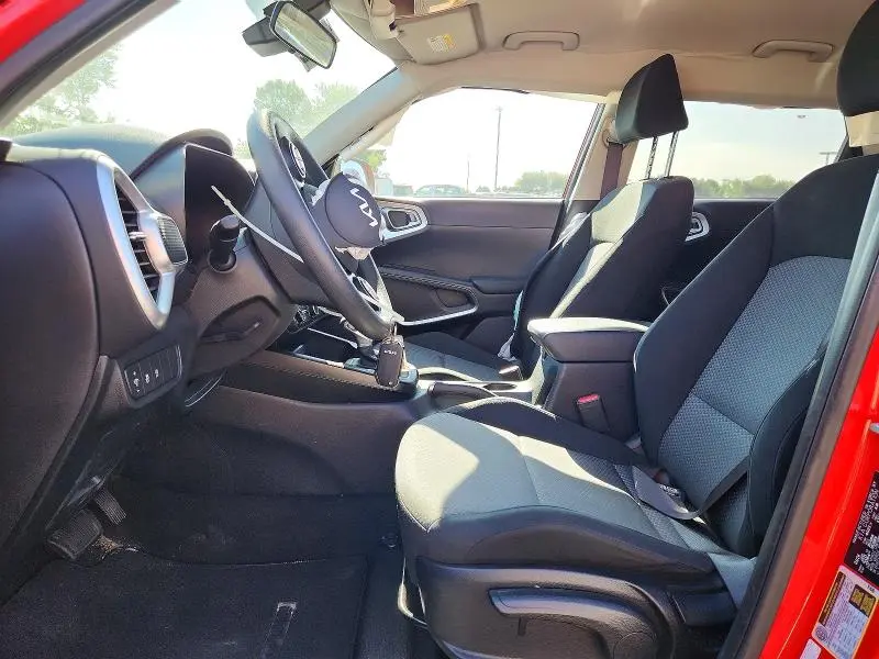 2024 KIA SOUL LX  