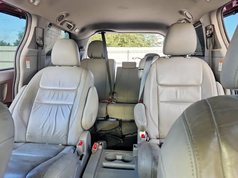 2016 TOYOTA SIENNA XLE 8-PASSENGER  