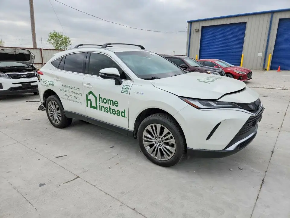 2021 TOYOTA VENZA XLE  