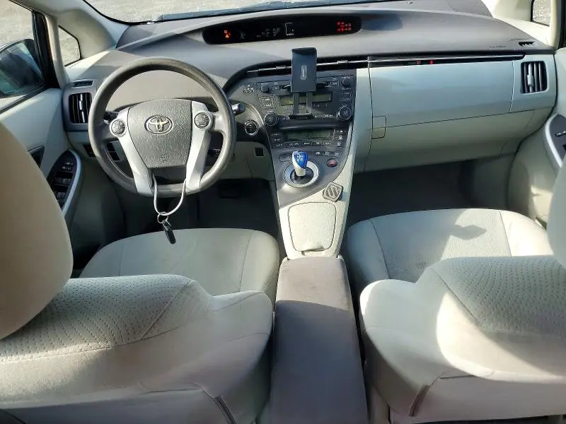 2010 TOYOTA PRIUS II  