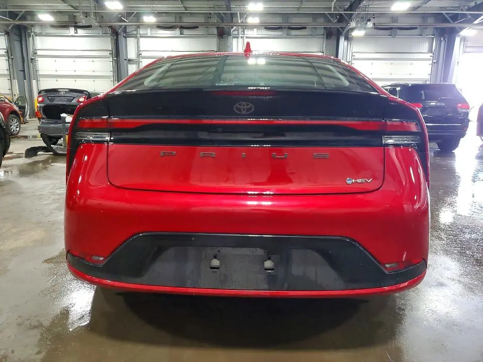 2025 TOYOTA PRIUS XLE  