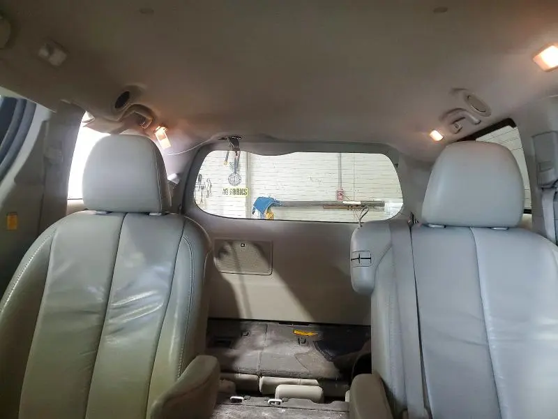 2011 TOYOTA SIENNA XLE 8-PASSENGER  