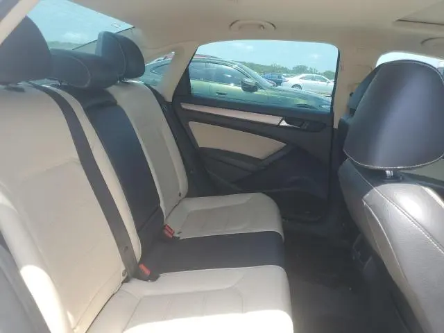 2015 VOLKSWAGEN PASSAT SE  