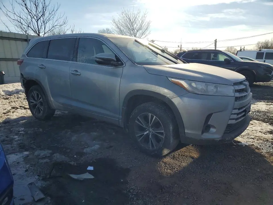2018 TOYOTA HIGHLANDER LE  