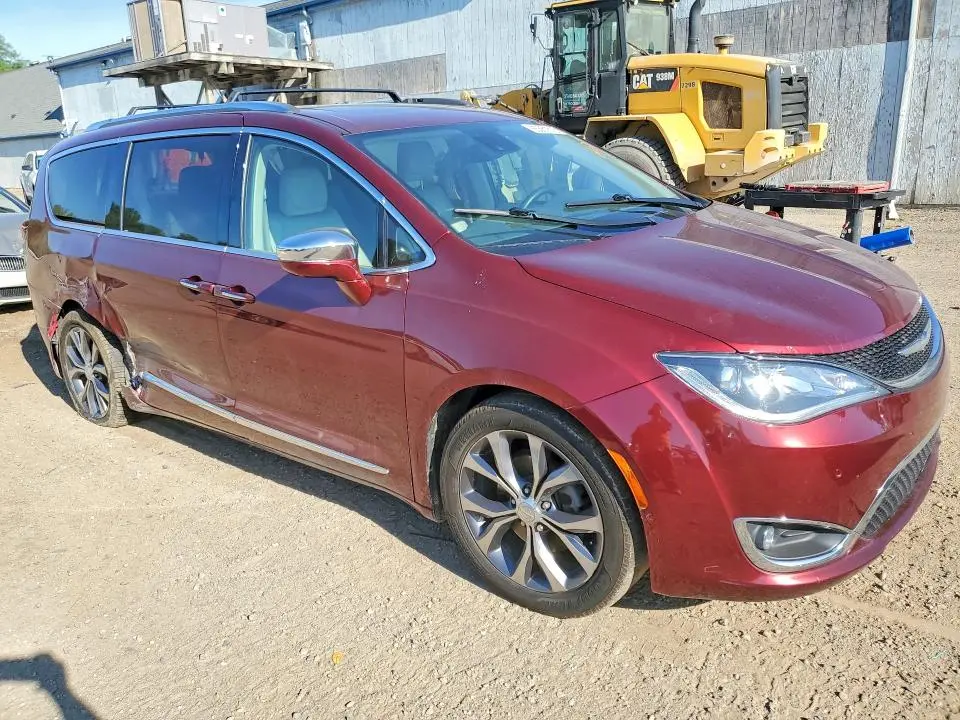 2017 CHRYSLER PACIFICA LIMITED  
