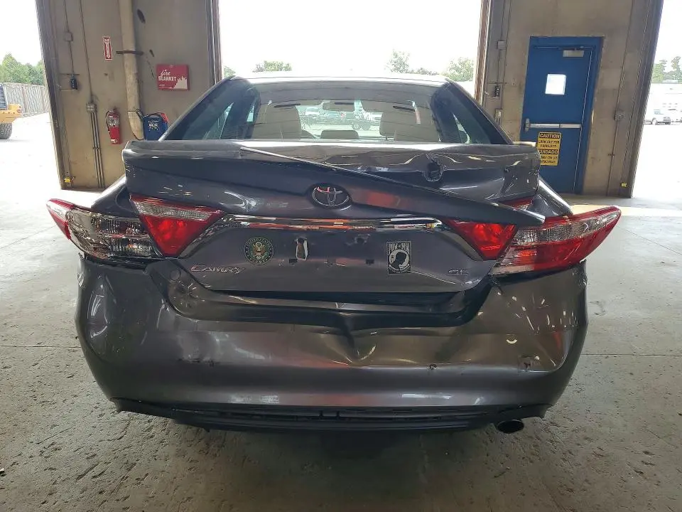 2017 TOYOTA CAMRY SE  