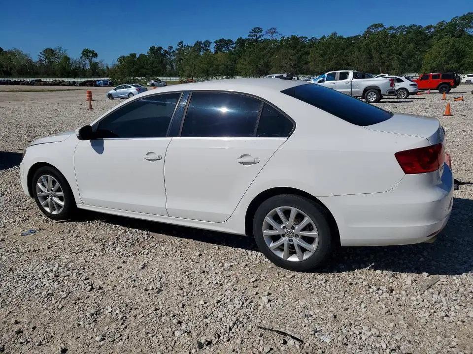 2013 VOLKSWAGEN JETTA SE  