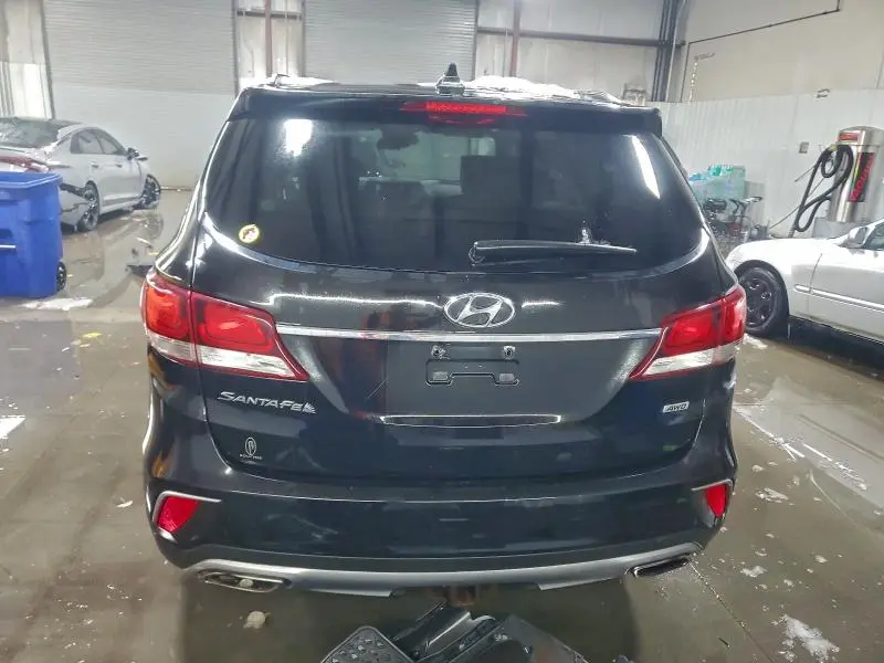 2018 HYUNDAI SANTA FE SE  