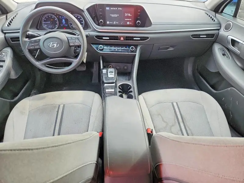 2022 HYUNDAI SONATA SE  