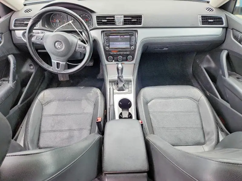 2013 VOLKSWAGEN PASSAT SE  
