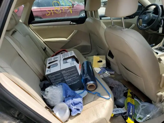 2013 VOLKSWAGEN PASSAT SE  