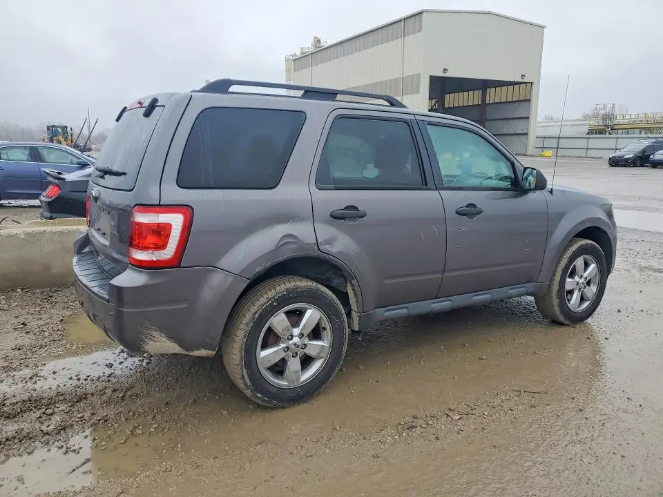 2011 FORD ESCAPE XLT  