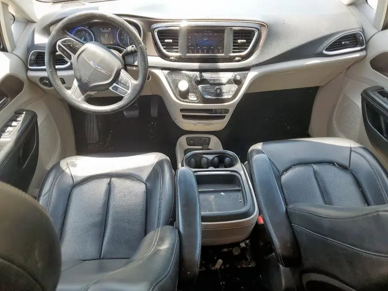 2020 CHRYSLER VOYAGER LXI  
