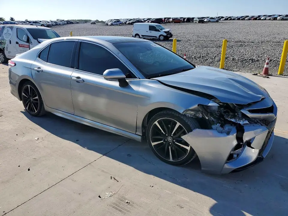 2020 TOYOTA CAMRY XSE  