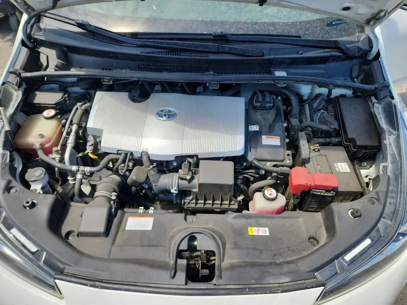 2019 TOYOTA PRIUS LE  