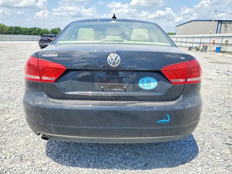 2013 VOLKSWAGEN PASSAT SE  