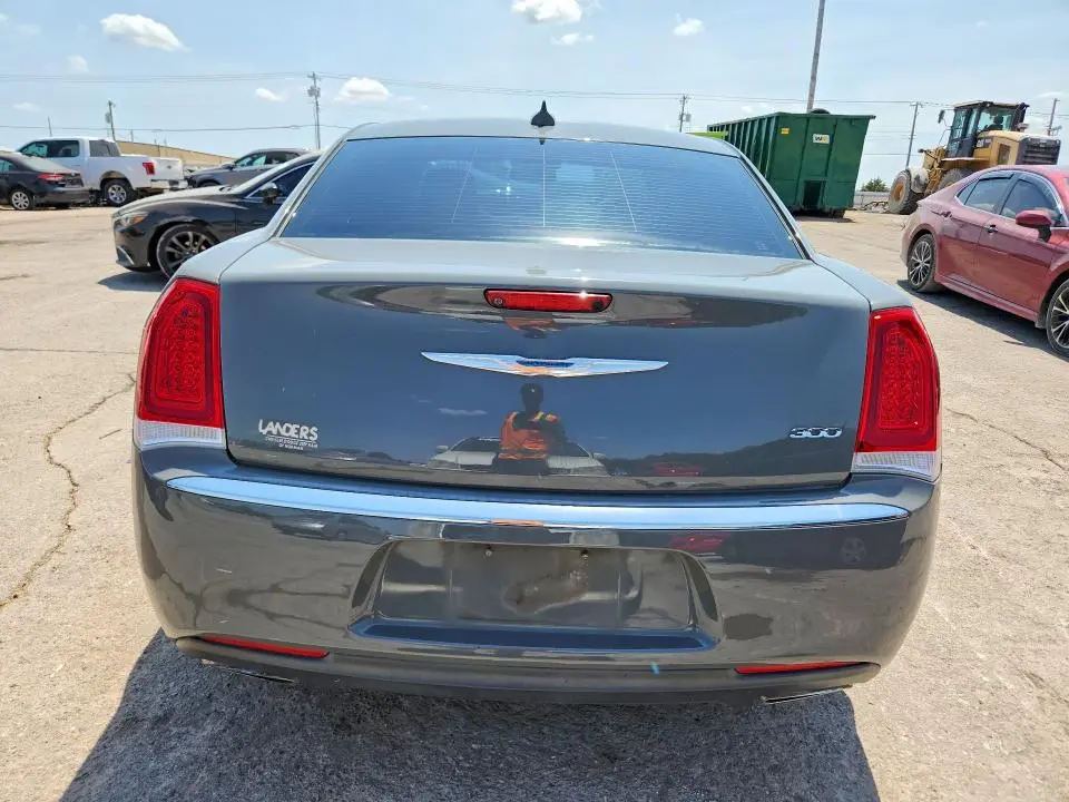 2017 CHRYSLER 300 LIMITED  