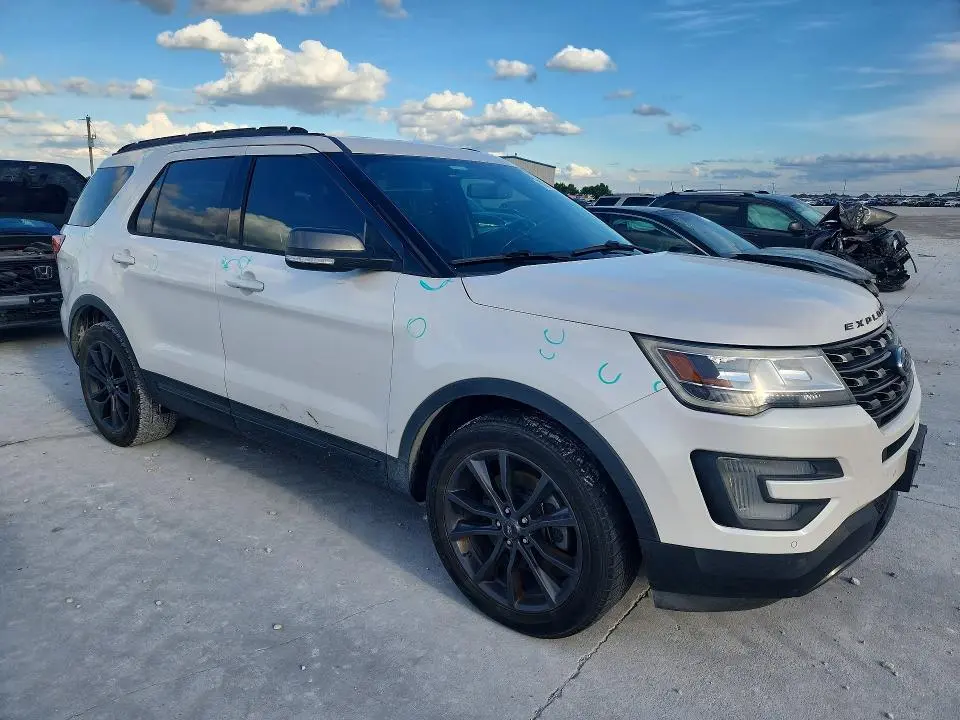 2017 FORD EXPLORER XLT  