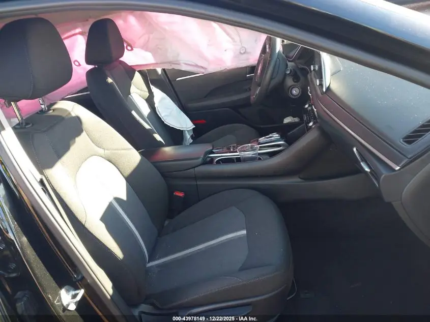 2022 HYUNDAI SONATA SE