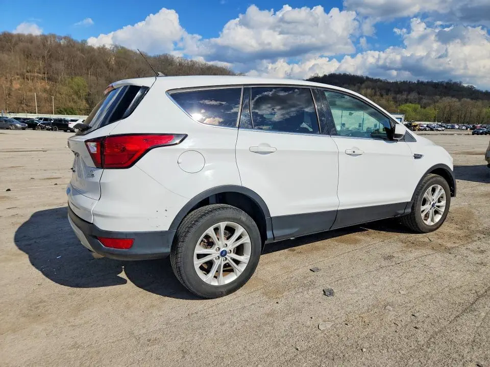 2019 FORD ESCAPE SE  