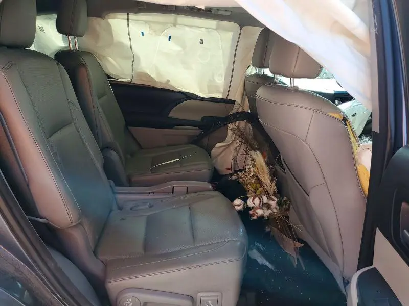 2016 TOYOTA HIGHLANDER LIMITED  
