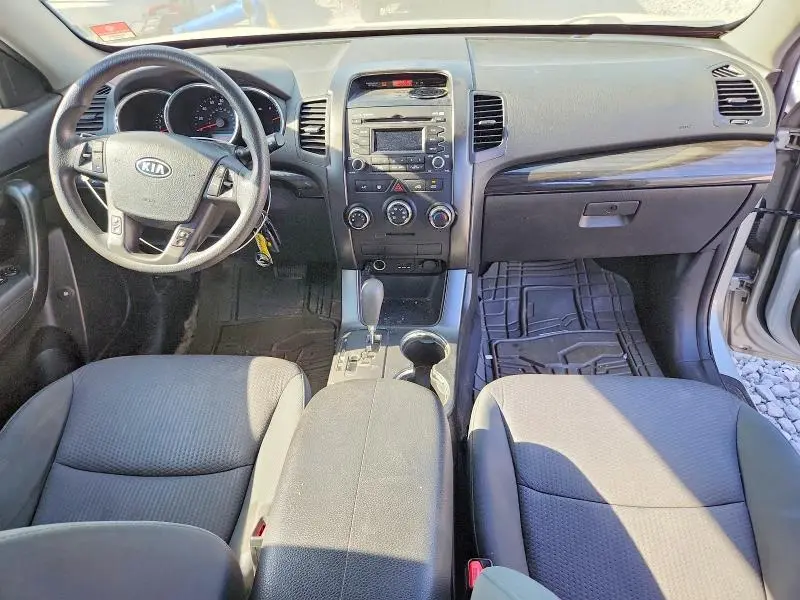 2013 KIA SORENTO LX  