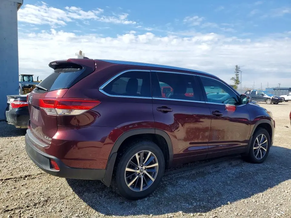 2017 TOYOTA HIGHLANDER XLE  