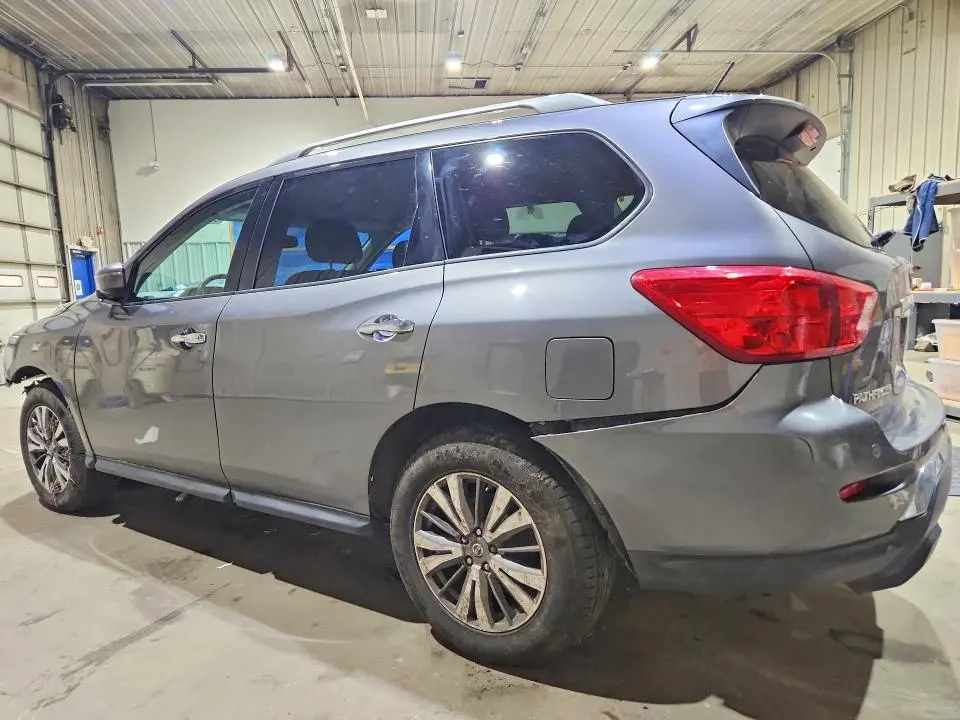 2017 NISSAN PATHFINDER SV  