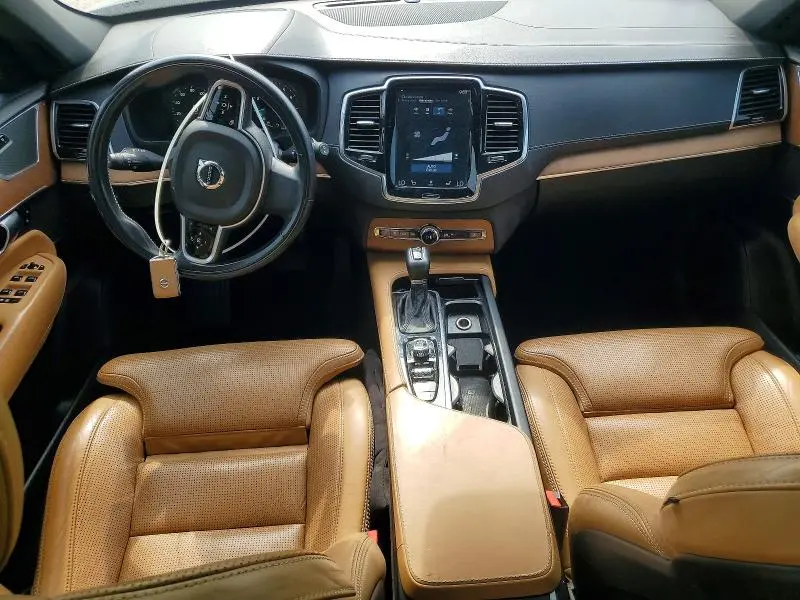 2018 VOLVO XC90 T6  