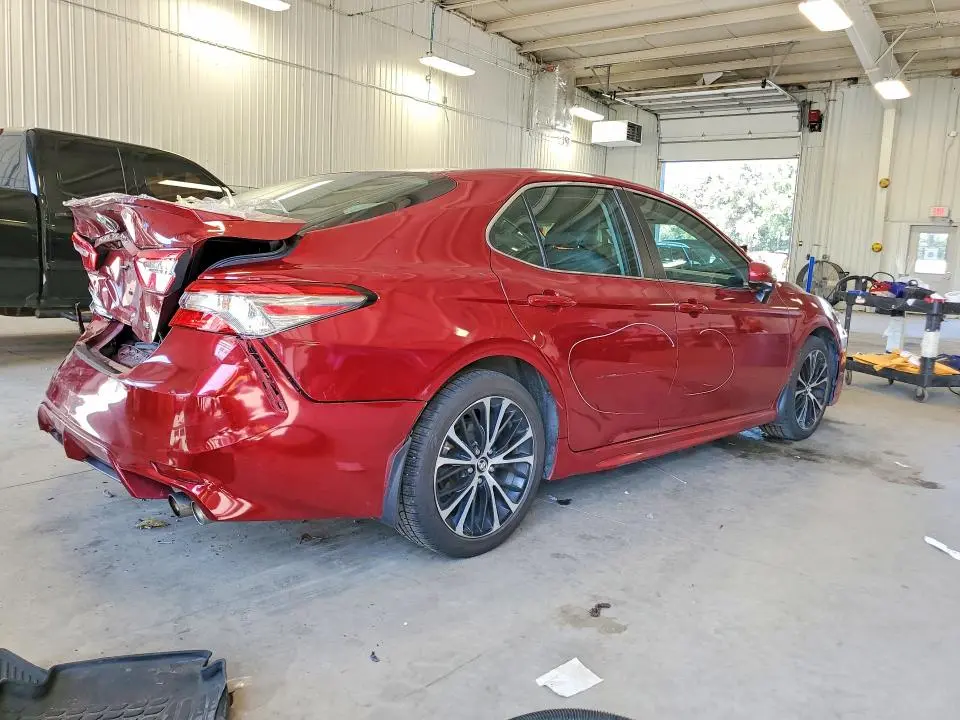 2018 TOYOTA CAMRY SE  