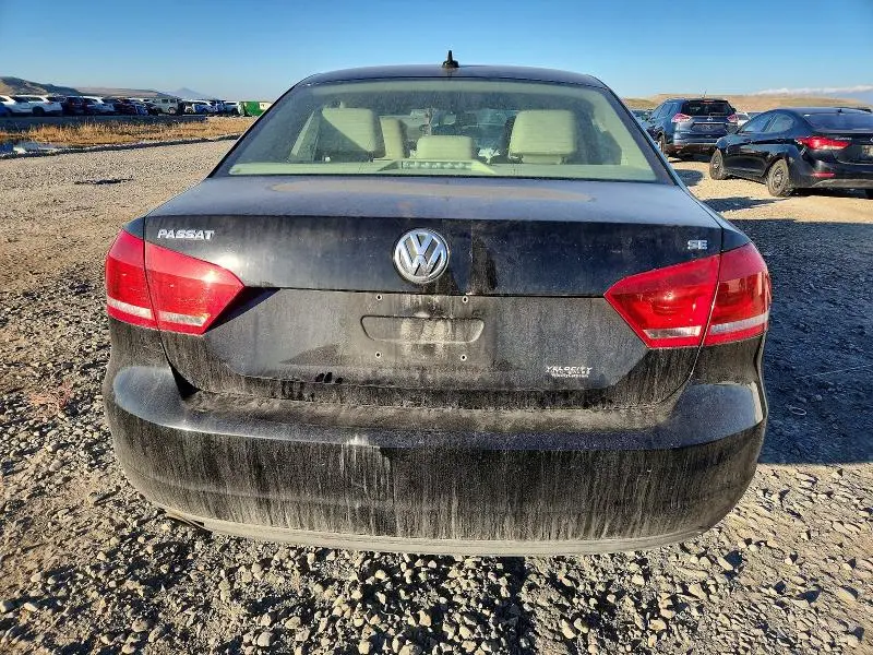 2013 VOLKSWAGEN PASSAT SE  