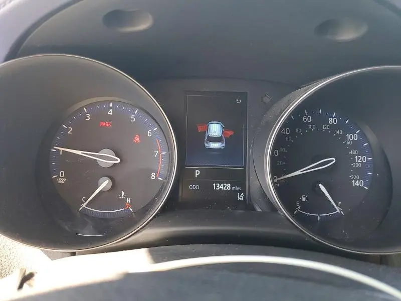 2021 TOYOTA C-HR XLE  