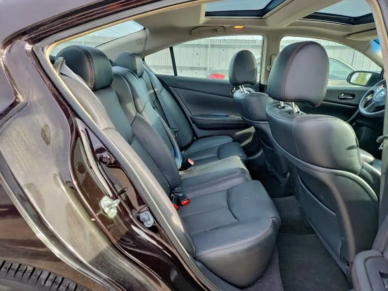 2012 NISSAN MAXIMA S  