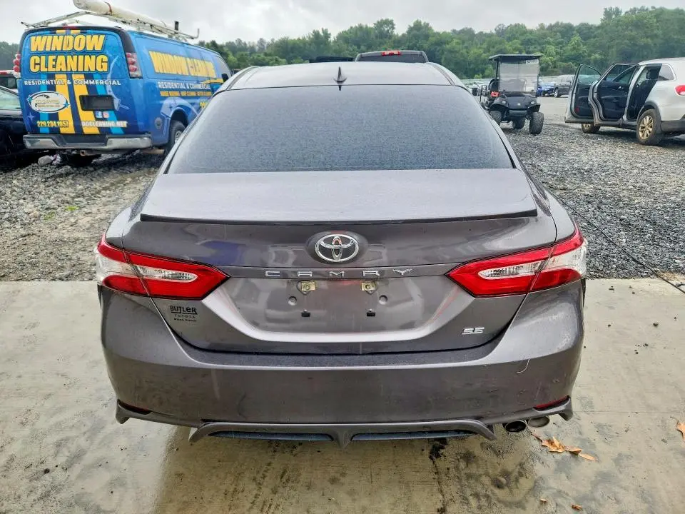 2020 TOYOTA CAMRY SE  