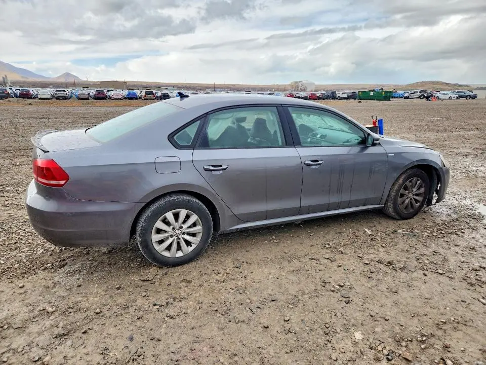 2015 VOLKSWAGEN PASSAT S  