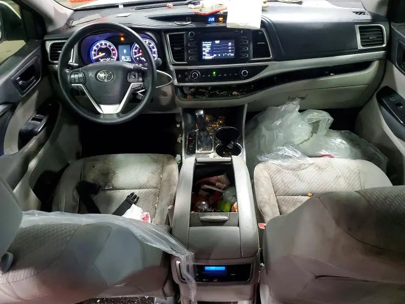 2016 TOYOTA HIGHLANDER LE  