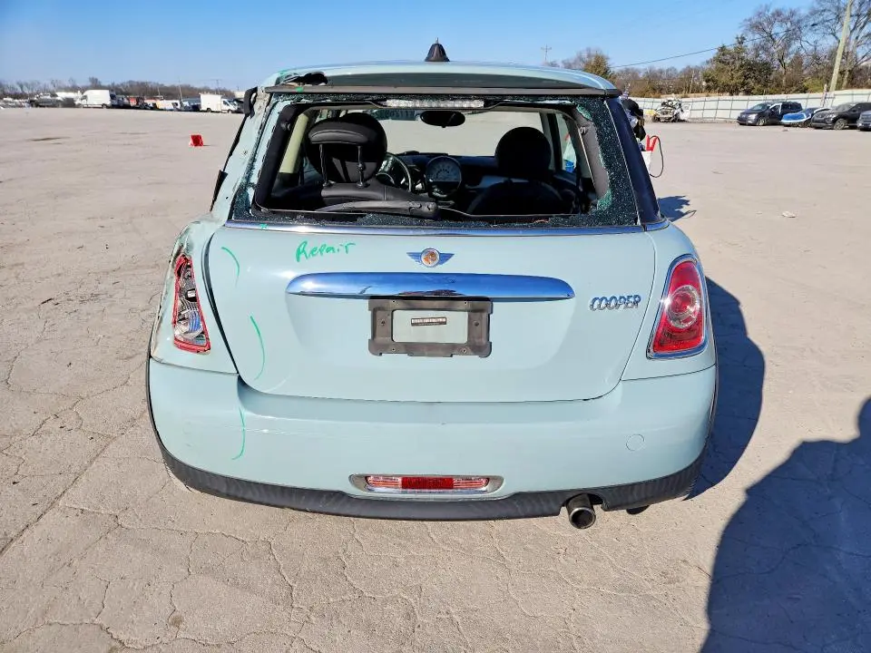 2011 MINI COOPER   