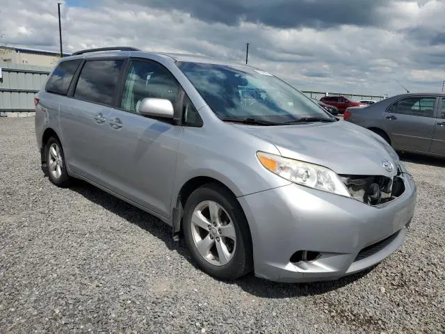 2015 TOYOTA SIENNA LE  