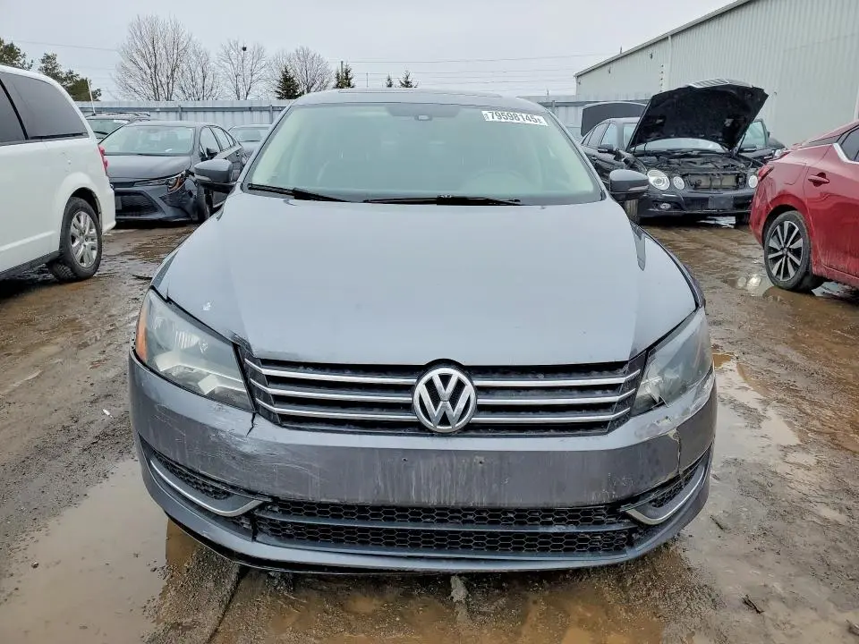 2014 VOLKSWAGEN PASSAT SE  