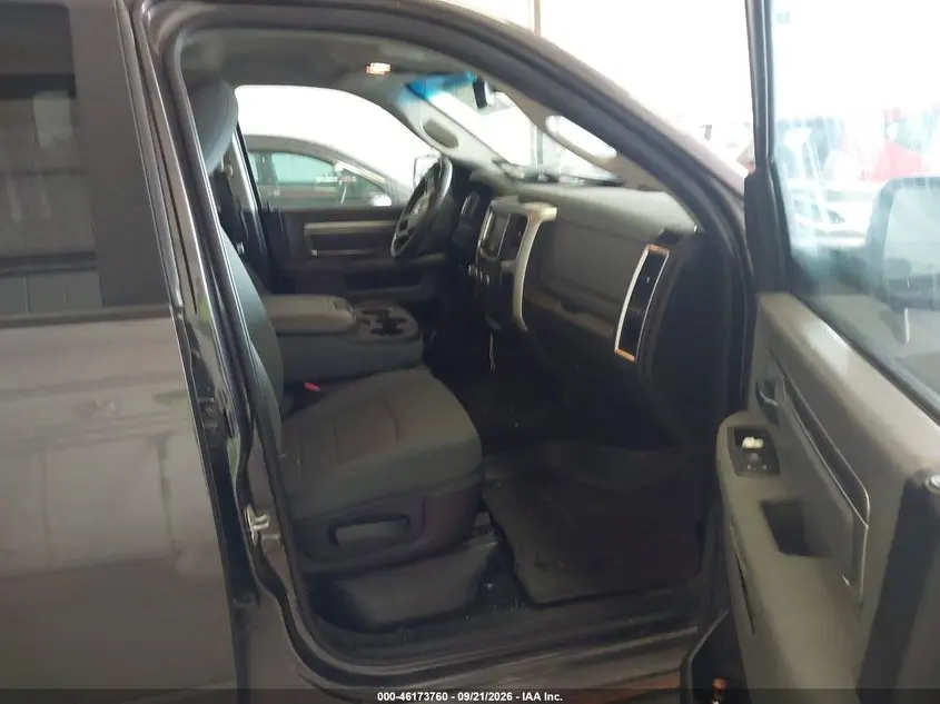 2016 RAM 1500 SLT