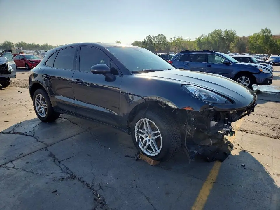 2018 PORSCHE MACAN   
