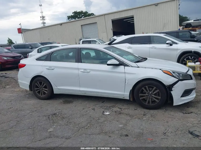 2017 HYUNDAI SONATA SE